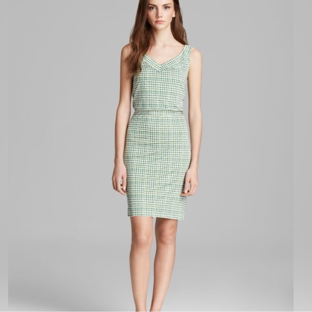 Green Sleeveless Patterned Dress